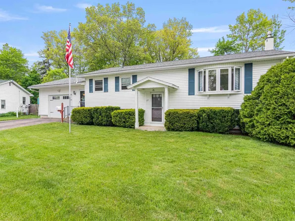 27 Killoran Drive, Essex Junction, VT 05452