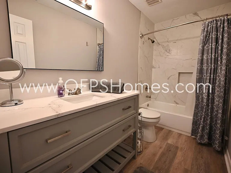 1755 Union Ave — Photo 17