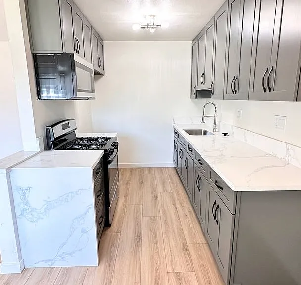 12702 Flower St. — Photo 6