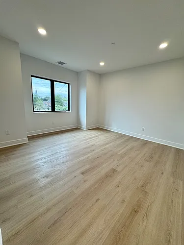 85 W High St #3R Photo 1