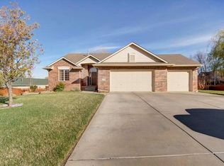 1303 S Ravenwood Ct, Derby, KS 67037
