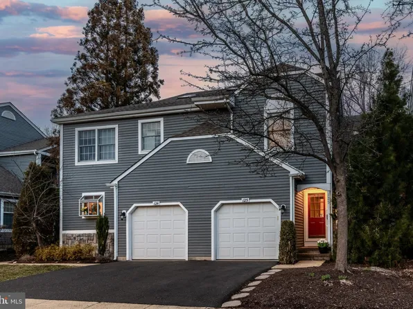 125 Summerhill Ct, New Hope, PA 18938