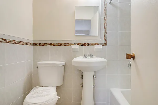 Rented by Compass | media 7