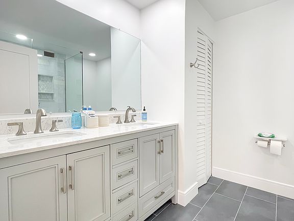 2nd image of 1460 Gulf Blvd APT 710
