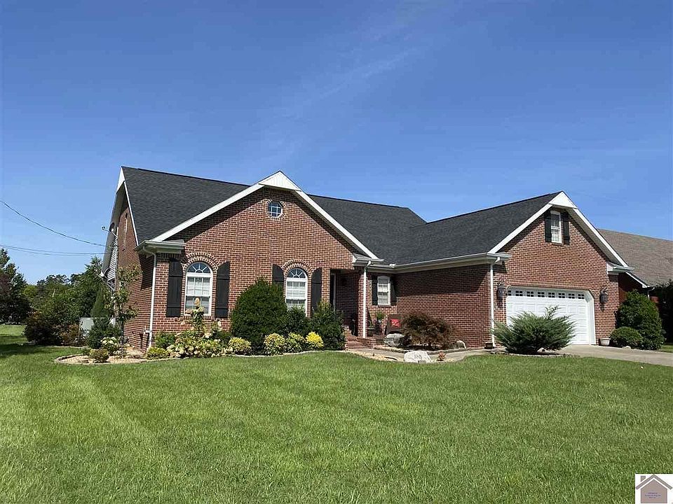 1st image of 185 North Dr