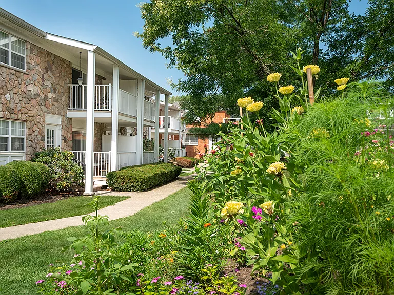 Chatham Hill Apartments — Photo 22