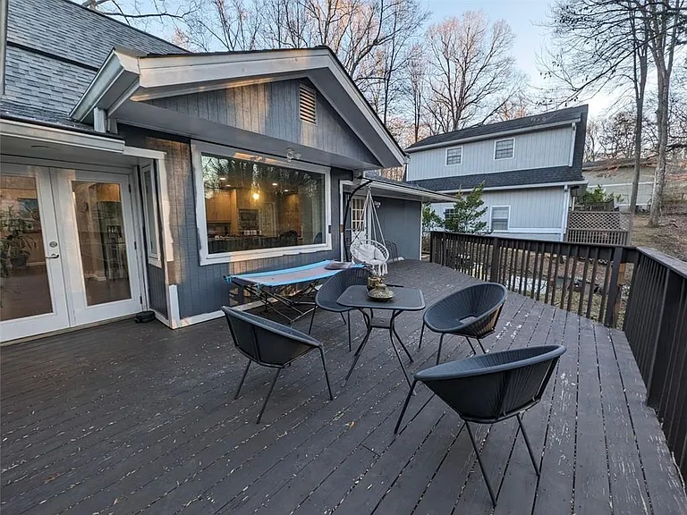 1303 Colony Dr — Photo 18