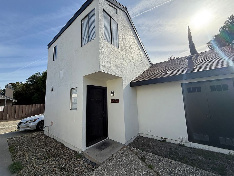 1st image of 2704-2708 W Caldwell Ave