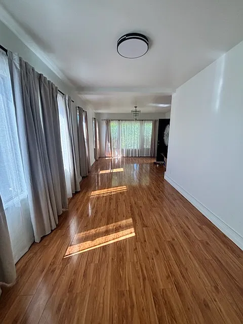2 bed, 950 sqft, $3,200 — Photo 2