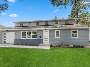 710 W 13th St, Cedar Falls, IA 50613