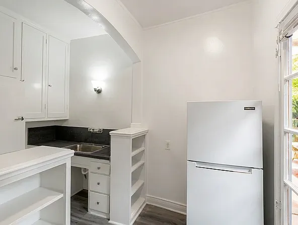 21 Westminster Ave #103 — Photo 7