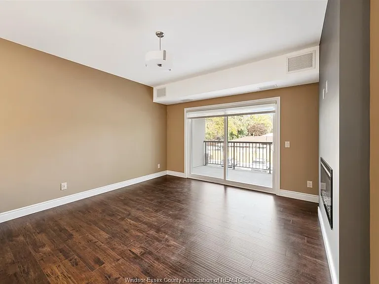 480 Fairview Blvd #205 — Photo 9