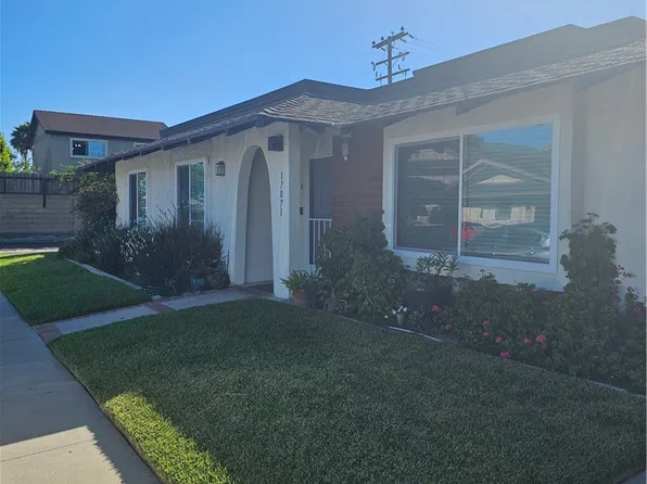 17071 Pinehurst Ln, Huntington Beach, CA 92647