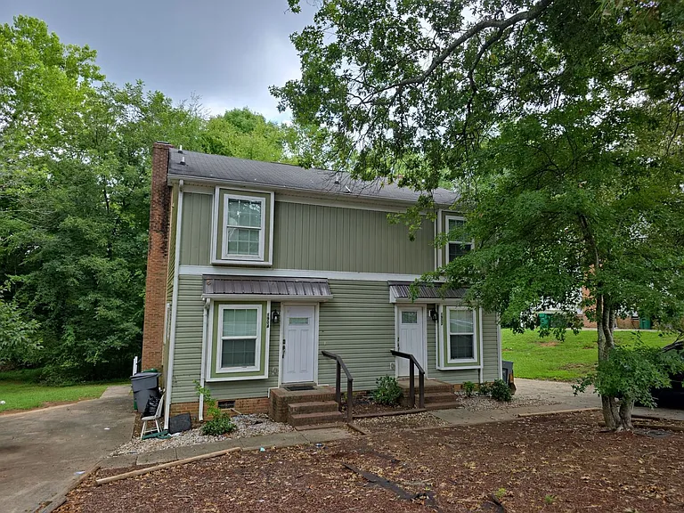1902 Village Lake Dr — Photo 1