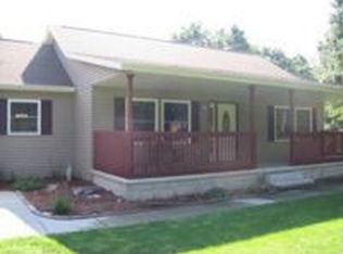 9815 Rustic Dr, Demotte, IN 46310