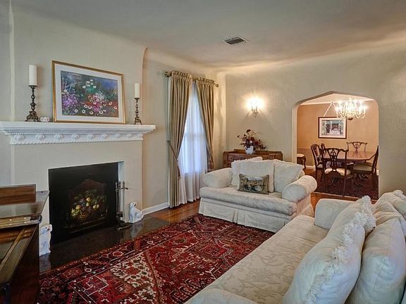2nd image of 121 E Hermosa Dr