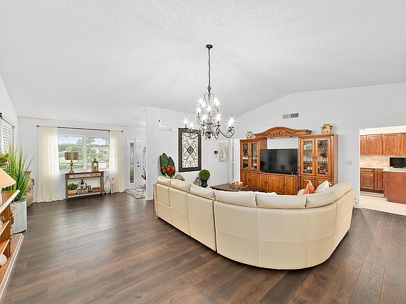 4th image of 10814 Greentrail Drive S