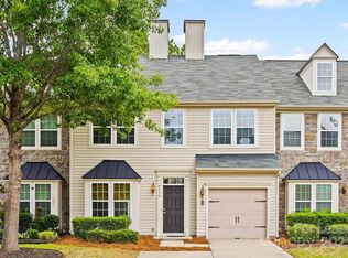 9736 Springholm Dr, Charlotte, NC 28278