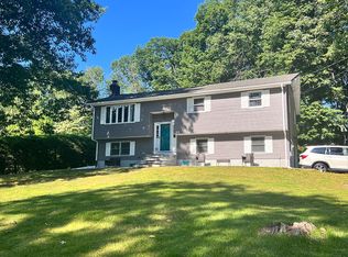 32 Fleetwood Dr, Plainville, CT 06062
