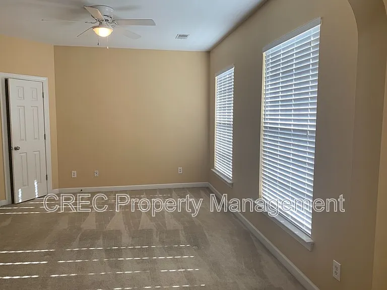 1415 Belcourt Ln — Photo 16