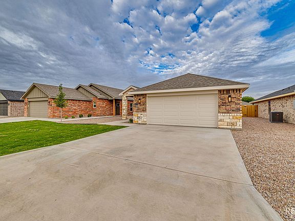 3rd image of 6111 Valley Pine Dr