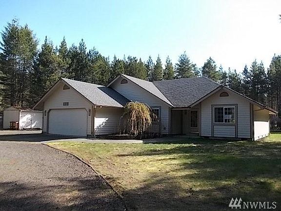 3rd image of 130 E Stonebriar Pl