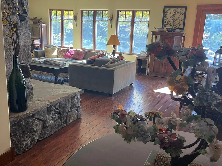 Entry area to living room from large mudroom