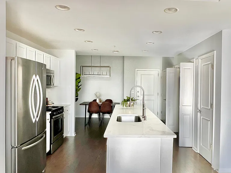 3040 Peachtree Rd NW #8 — Photo 5