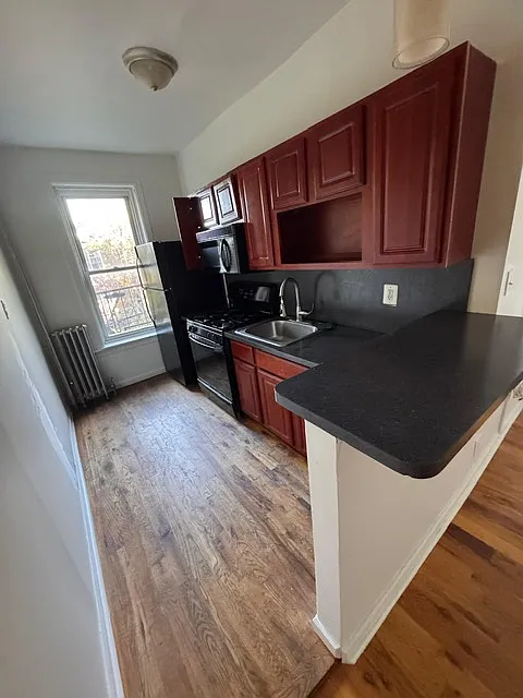 Building Photo - 381 Sumpter St #3R