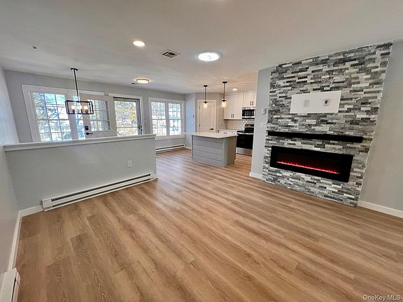 5th image of 278 Berwick Court #B