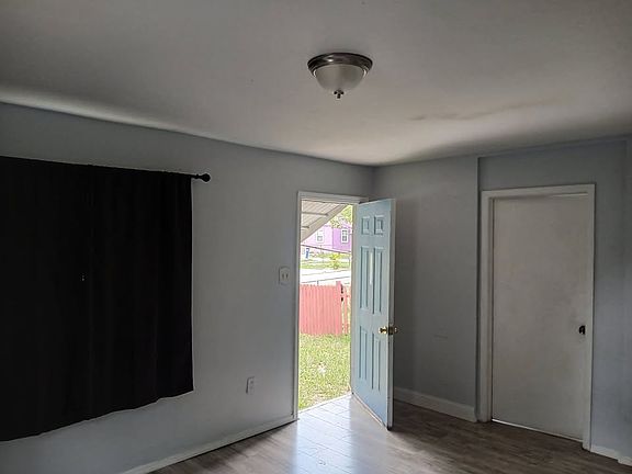 3rd image of 18 Wolfe Dr