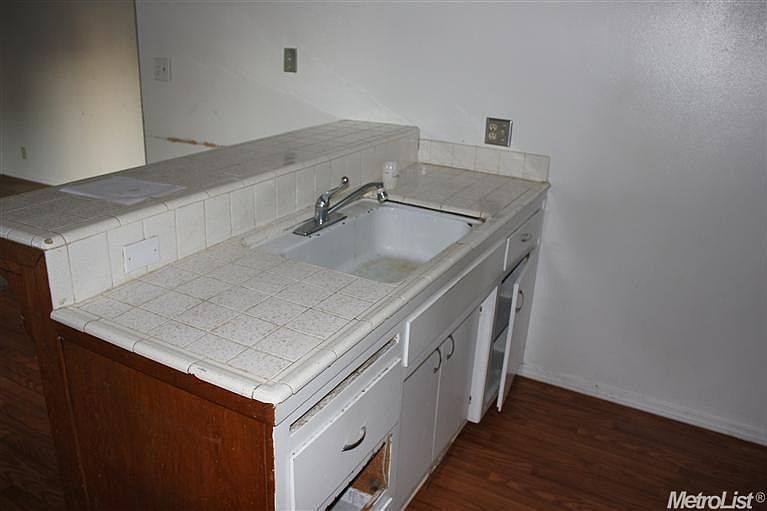 2nd image of 1332 Occidental Ave Unit 2