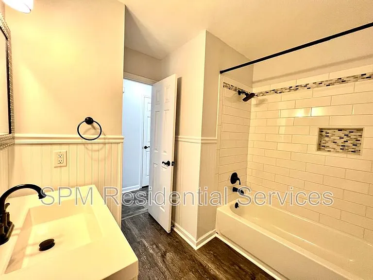 1003 McRae St — Photo 12