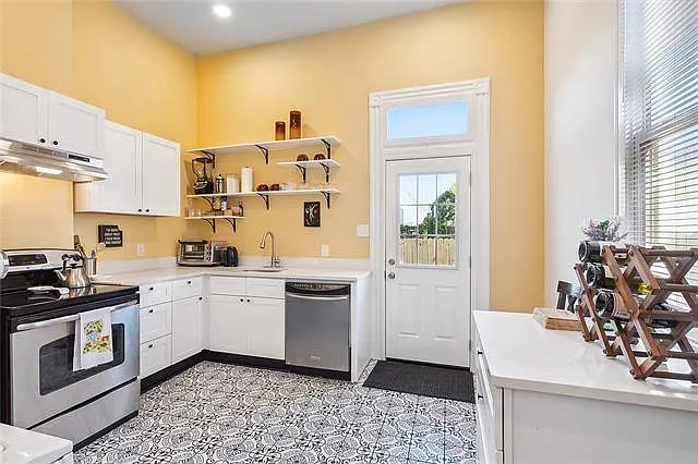 2721 General Taylor St — Photo 3