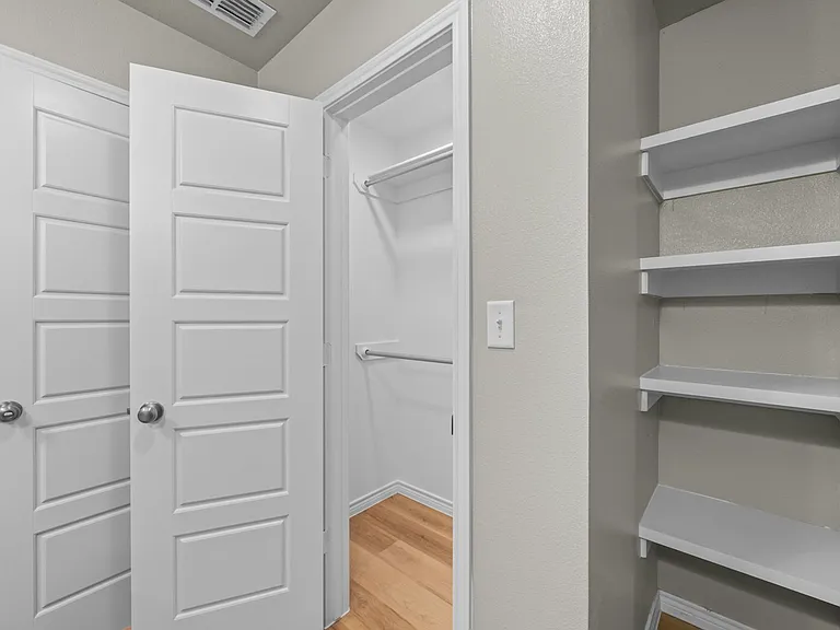 11409 N Cres #2800-B — Photo 29