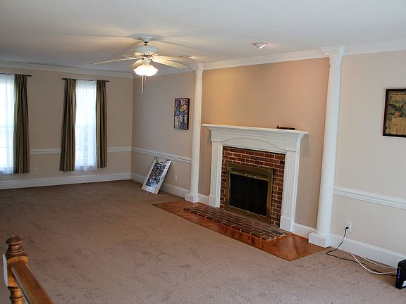 Living Room toward front