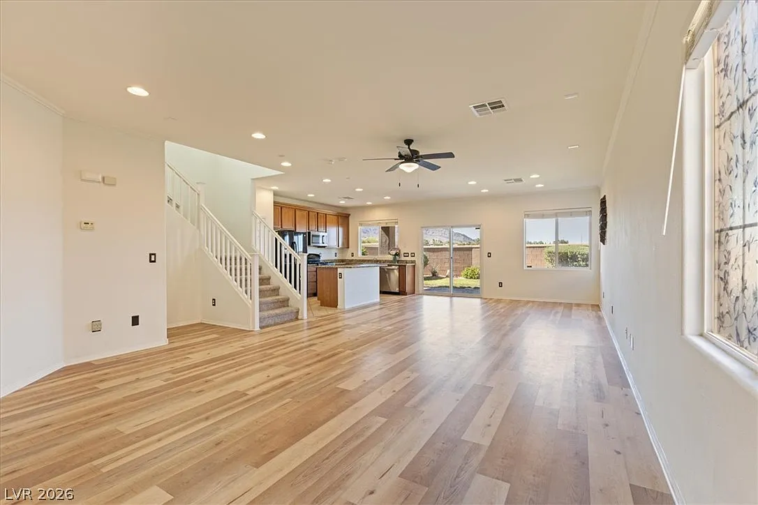 4 bed, 3.0 bath, 2215 sqft, $3,200 — Photo 3
