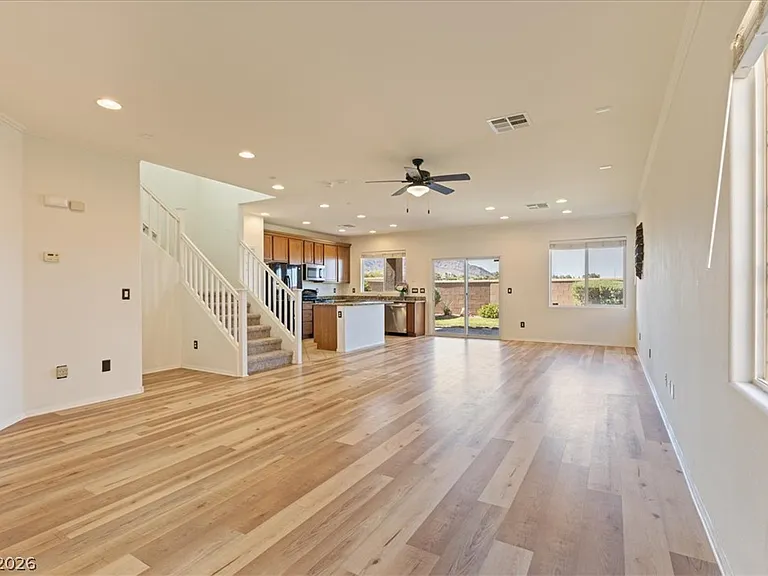 11204 Robin Park Ave — Photo 3