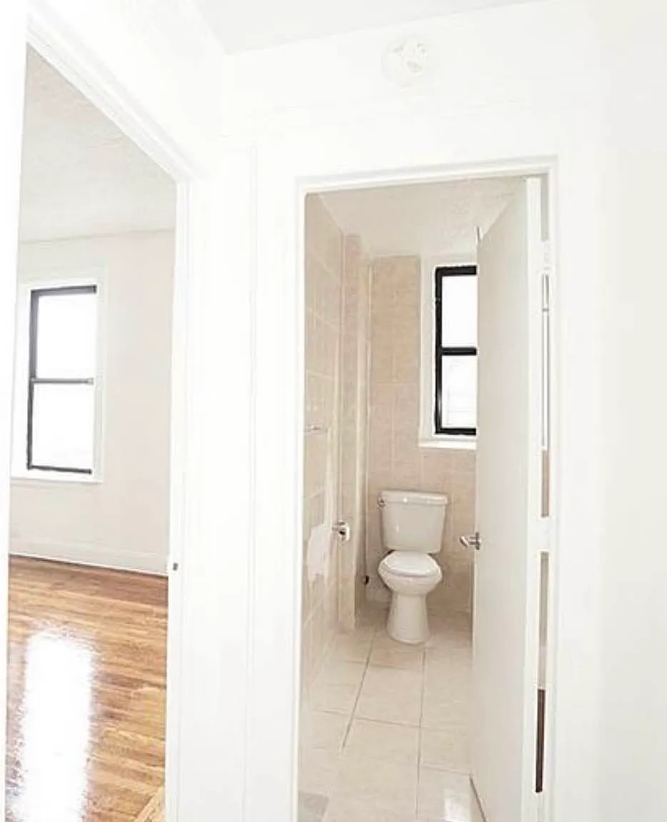 509 West 212th Street — Photo 4