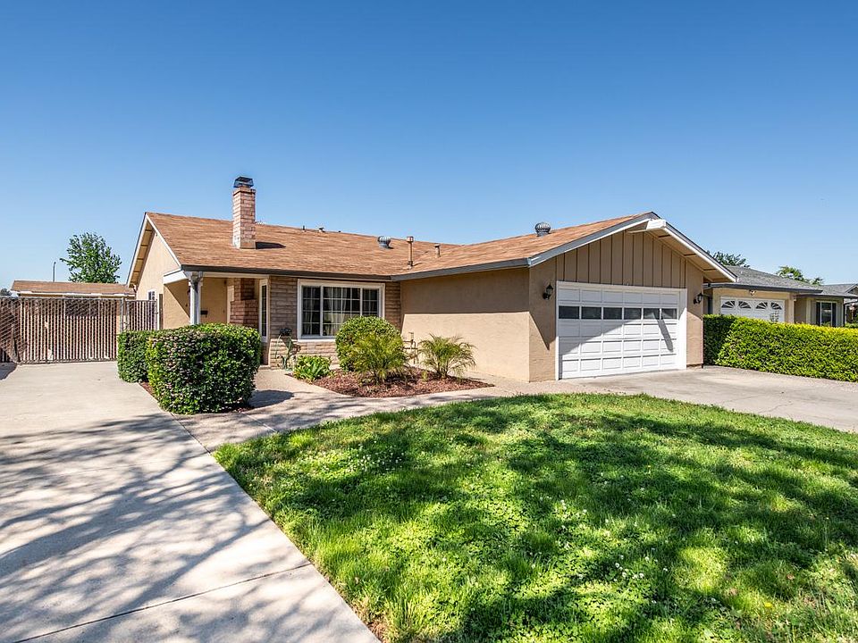 1st image of 411 La Pala Dr