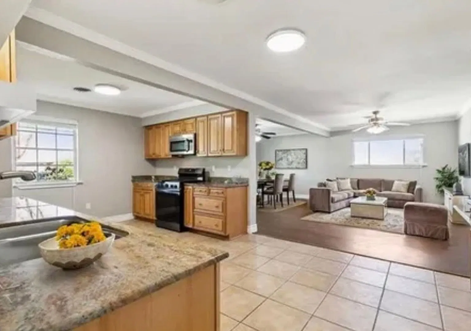 Beautiful Home — Photo 4