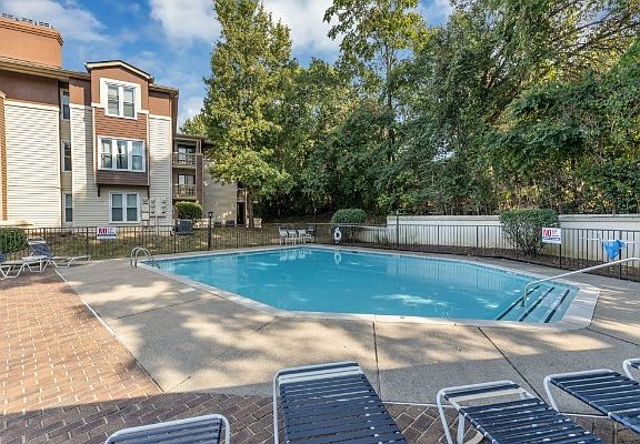 2nd image of 202 Hillsboro Pl
