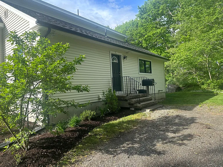 8 Emerald Pond — Photo 5