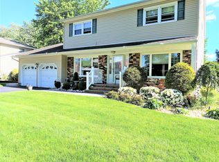 15 Van Dr, Bordentown, NJ 08505