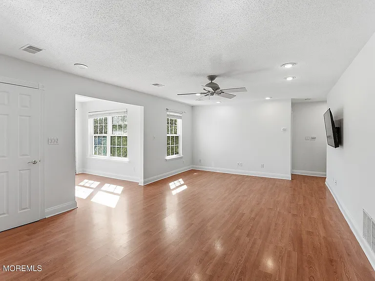 58 Frontier Way — Photo 12