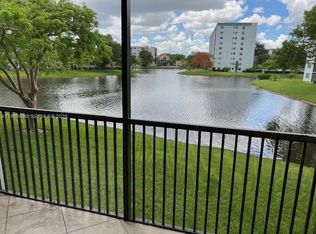 2226 N Cypress Bend Dr APT 210, Pompano Beach, FL 33069