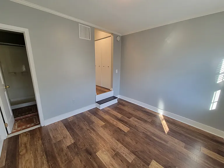 1215 John St #2 — Photo 17