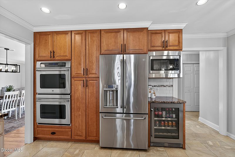 5th image of 1014 Dibella Drive