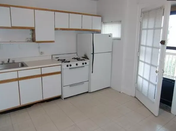 7309 N Greenview Ave #2F, Chicago, IL 60626