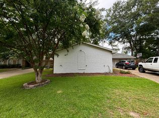 3021 Mesa Dr, Hattiesburg, MS 39402